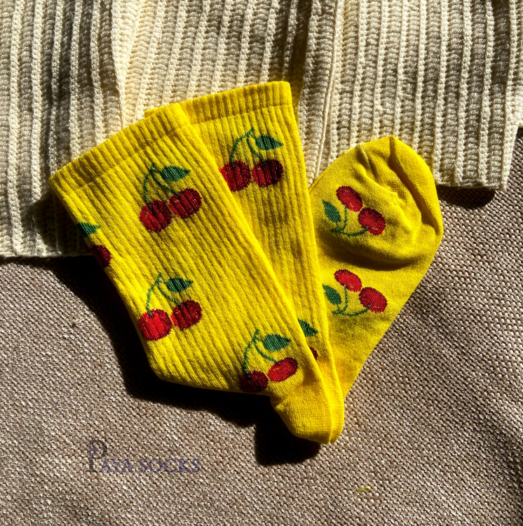 جوراب ساقدار دخترانه زرد طرح گیلاس